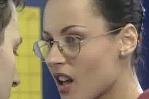 欧美熟女喝尿深喉